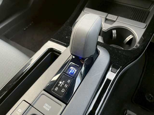 トヨタ プリウス U 岩手県 2024(令6)年 1.4万km アティチュードブラックマイカ 純正ディスプレイオーディオ/プリクラッシュセーフティ　/レーダークルーズコントロール　/フルセグ　/ステアリングヒーター　/オートマチックハイビーム　/ETC2.0　/スマートキー　/ドアバイザー　/社外前後ドラレコ　/トラクションコントロール　/LEDヘッドライト　/バックフォグランプ