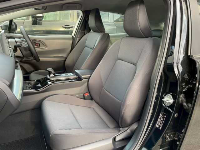 トヨタ プリウス U 岩手県 2024(令6)年 1.4万km アティチュードブラックマイカ 純正ディスプレイオーディオ/プリクラッシュセーフティ　/レーダークルーズコントロール　/フルセグ　/ステアリングヒーター　/オートマチックハイビーム　/ETC2.0　/スマートキー　/ドアバイザー　/社外前後ドラレコ　/トラクションコントロール　/LEDヘッドライト　/バックフォグランプ