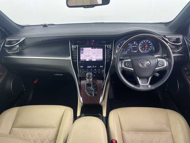 トヨタ ハリアー プレミアム 埼玉県 2016(平28)年 4.8万km ホワイトパールクリスタルシャイン JBLプレミアムサウンド/純正ナビ/CD/DVD/Bluetooth/フルセグ/バックカメラ/ビルトインETC/トヨタセーフティセンス/追従機能付クルーズコントロール/電動リアゲート/純正18インチアルミホイール/純正フロアマット/プッシュスタート/スマートキー
