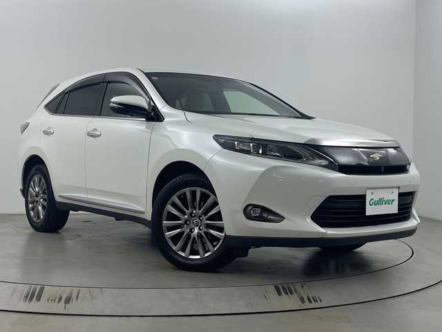 トヨタ ハリアー プレミアム 埼玉県 2016(平28)年 4.8万km ホワイトパールクリスタルシャイン JBLプレミアムサウンド/純正ナビ/CD/DVD/Bluetooth/フルセグ/バックカメラ/ビルトインETC/トヨタセーフティセンス/追従機能付クルーズコントロール/電動リアゲート/純正18インチアルミホイール/純正フロアマット/プッシュスタート/スマートキー