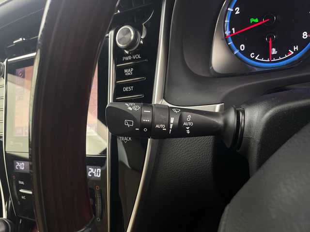 トヨタ ハリアー プレミアム 埼玉県 2016(平28)年 4.8万km ホワイトパールクリスタルシャイン JBLプレミアムサウンド/純正ナビ/CD/DVD/Bluetooth/フルセグ/バックカメラ/ビルトインETC/トヨタセーフティセンス/追従機能付クルーズコントロール/電動リアゲート/純正18インチアルミホイール/純正フロアマット/プッシュスタート/スマートキー