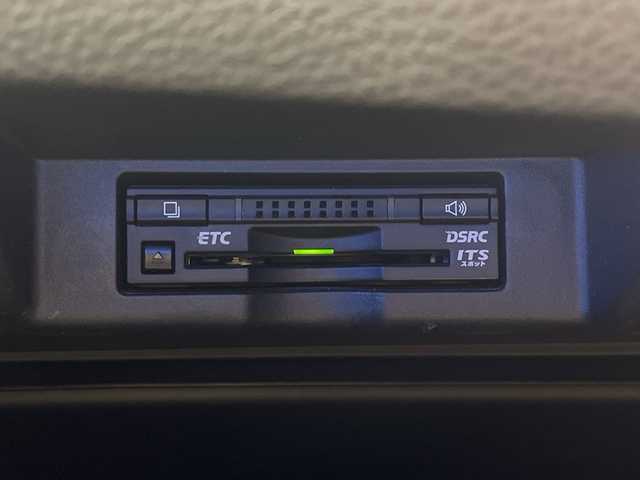 トヨタ ハリアー プレミアム 埼玉県 2016(平28)年 4.8万km ホワイトパールクリスタルシャイン JBLプレミアムサウンド/純正ナビ/CD/DVD/Bluetooth/フルセグ/バックカメラ/ビルトインETC/トヨタセーフティセンス/追従機能付クルーズコントロール/電動リアゲート/純正18インチアルミホイール/純正フロアマット/プッシュスタート/スマートキー