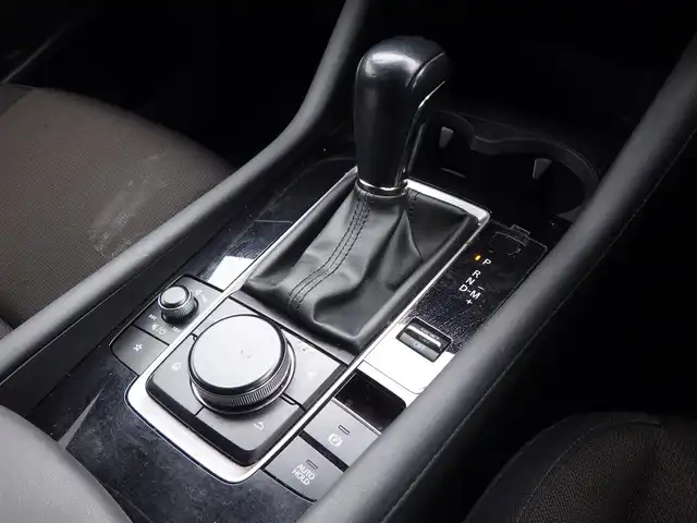 マツダ マツダ３ファストバック 15S ツーリング 千葉県 2020(令2)年 6.4万km スノーフレイクホワイトパールマイカ 215/45R18/スマートシティブレーキサポート/ブラインドスポットモニタリング/レーンキープ・アシスト・システム/純正SDナビ/地デジTV/【DVD/CD再生機能　Bluetooth接続】/360°ビュー・モニター/ドライブレコーダー/革巻きステアリング/ステアリングスイッチ/ETC/LEDヘッドライト/コーナーセンサー/純正18インチアルミホイル/サイド/カーテンエアバッグ/アドバンストキーレスエントリー