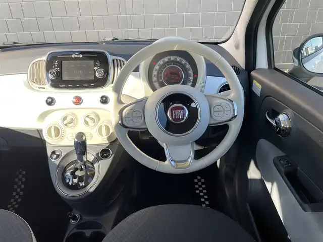 フィアット ５００ 1．2 ポップ 三重県 2017(平29)年 4.2万km ボサノバホワイト 純正オーディオ/LEDデイライト/Bluetooth/AUX/USB/ETC/純正14インチホイールキャップ/社外ドライブレコーダー/ステアリングスイッチ/革巻きステアリング/シルバーメッキミラー