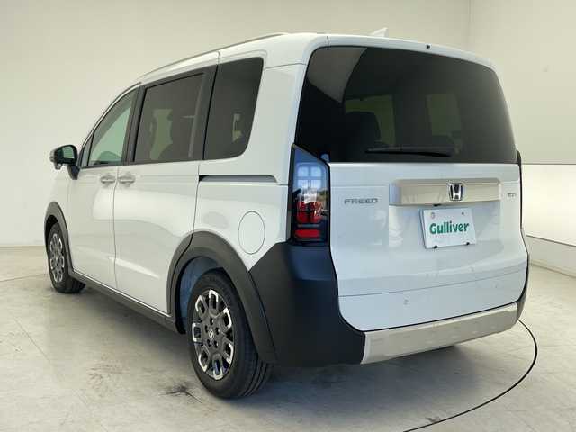 ホンダ フリード ハイブリット e:HEV クロスター 千葉県 2025(令7)年 0.1千km プラチナホワイトパール 登録済未使用車/純正SDナビ/フルセグTV/Bluetooth/USB/バックカメラ/ブラインドスポットモニター/クリアランスソナー/両側パワースライドドア/ハーフレザーシート/シートヒーター/ISOFIX/Apple Carplay/Android Auto/ホンダセンシング/追従クルーズコントロール/レーンキープアシスト/衝突被害軽減ブレーキ/オートマチックハイビーム/LEDヘッドライト