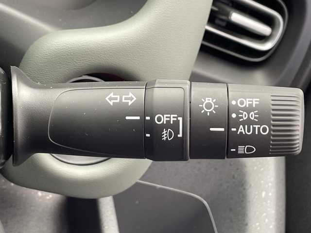 ホンダ フリード ハイブリット e:HEV クロスター 千葉県 2025(令7)年 0.1千km プラチナホワイトパール 登録済未使用車/純正SDナビ/フルセグTV/Bluetooth/USB/バックカメラ/ブラインドスポットモニター/クリアランスソナー/両側パワースライドドア/ハーフレザーシート/シートヒーター/ISOFIX/Apple Carplay/Android Auto/ホンダセンシング/追従クルーズコントロール/レーンキープアシスト/衝突被害軽減ブレーキ/オートマチックハイビーム/LEDヘッドライト