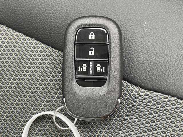 ホンダ フリード ハイブリット e:HEV クロスター 千葉県 2025(令7)年 0.1千km プラチナホワイトパール 登録済未使用車/純正SDナビ/フルセグTV/Bluetooth/USB/バックカメラ/ブラインドスポットモニター/クリアランスソナー/両側パワースライドドア/ハーフレザーシート/シートヒーター/ISOFIX/Apple Carplay/Android Auto/ホンダセンシング/追従クルーズコントロール/レーンキープアシスト/衝突被害軽減ブレーキ/オートマチックハイビーム/LEDヘッドライト