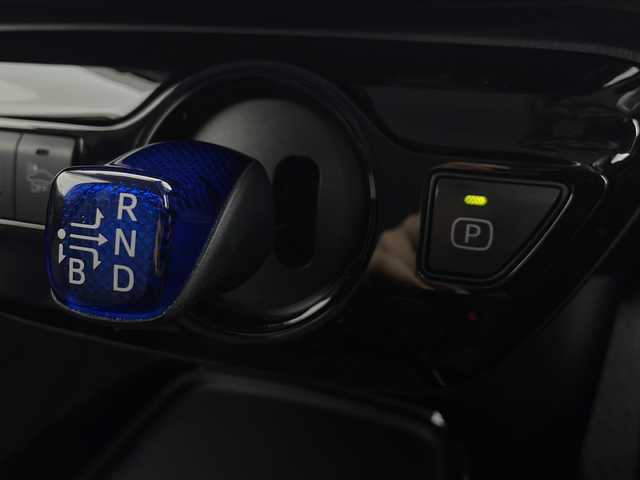 トヨタ プリウス A ツーリングセレクション 愛知県 2019(令1)年 4.1万km アティチュードブラックマイカ /純正9インチメモリナビ//AM/FM/SD/DISC/BT/フルセグ//前後ドライブレコーダー//黒革調シート//前席シートヒーター//運転席パワーシート//LEDオートライト//フロントフォグランプ//オートハイビーム//トヨタセーフティセンス//PCS//PKSB//BSM//RCTA//HUD//LDA//ACC//クリアランスソナー//インテリジェントパーキングアシスト//プッシュスタート//横滑り防止装置//トノカバー//純正フロアマット//純正ドアバイザー//ISOFIX//スマートキー//オートリトラウィンカーミラー//スペアキー