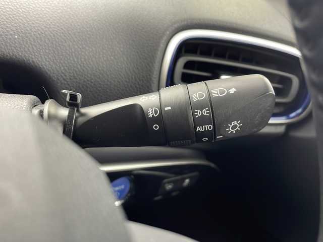 トヨタ プリウス A ツーリングセレクション 愛知県 2019(令1)年 4.1万km アティチュードブラックマイカ /純正9インチメモリナビ//AM/FM/SD/DISC/BT/フルセグ//前後ドライブレコーダー//黒革調シート//前席シートヒーター//運転席パワーシート//LEDオートライト//フロントフォグランプ//オートハイビーム//トヨタセーフティセンス//PCS//PKSB//BSM//RCTA//HUD//LDA//ACC//クリアランスソナー//インテリジェントパーキングアシスト//プッシュスタート//横滑り防止装置//トノカバー//純正フロアマット//純正ドアバイザー//ISOFIX//スマートキー//オートリトラウィンカーミラー//スペアキー