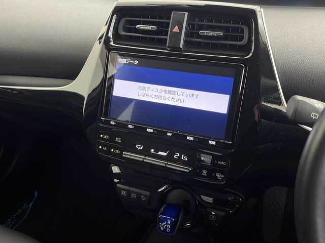 トヨタ プリウス A ツーリングセレクション 愛知県 2019(令1)年 4.1万km アティチュードブラックマイカ /純正9インチメモリナビ//AM/FM/SD/DISC/BT/フルセグ//前後ドライブレコーダー//黒革調シート//前席シートヒーター//運転席パワーシート//LEDオートライト//フロントフォグランプ//オートハイビーム//トヨタセーフティセンス//PCS//PKSB//BSM//RCTA//HUD//LDA//ACC//クリアランスソナー//インテリジェントパーキングアシスト//プッシュスタート//横滑り防止装置//トノカバー//純正フロアマット//純正ドアバイザー//ISOFIX//スマートキー//オートリトラウィンカーミラー//スペアキー