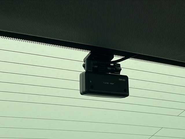 トヨタ カムリ WS 沖縄県 2019(平31)年 3.1万km プラチナホワイトパールマイカ 純正ナビゲーション（NSZT-W66T)/フルセグTV/CD/DVD/ETC/Bluetooth/バックカメラ/トヨタセーフティセンス/LEDヘッドライト/前後ドライブレコーダー/レーダークルーズコントロール/ハーフレザーシート　