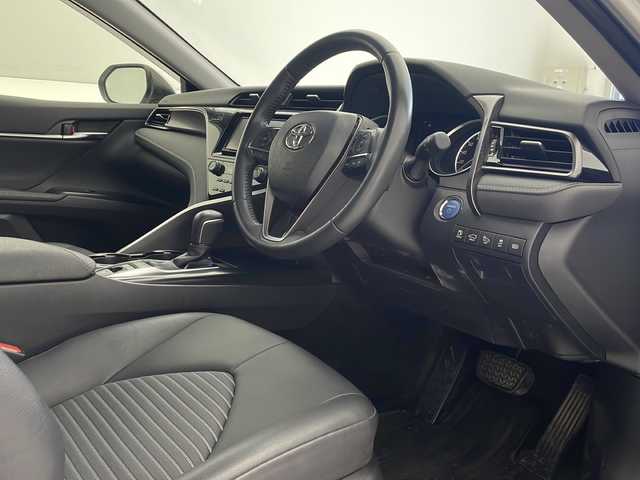 トヨタ カムリ WS 沖縄県 2019(平31)年 3.1万km プラチナホワイトパールマイカ 純正ナビゲーション（NSZT-W66T)/フルセグTV/CD/DVD/ETC/Bluetooth/バックカメラ/トヨタセーフティセンス/LEDヘッドライト/前後ドライブレコーダー/レーダークルーズコントロール/ハーフレザーシート　