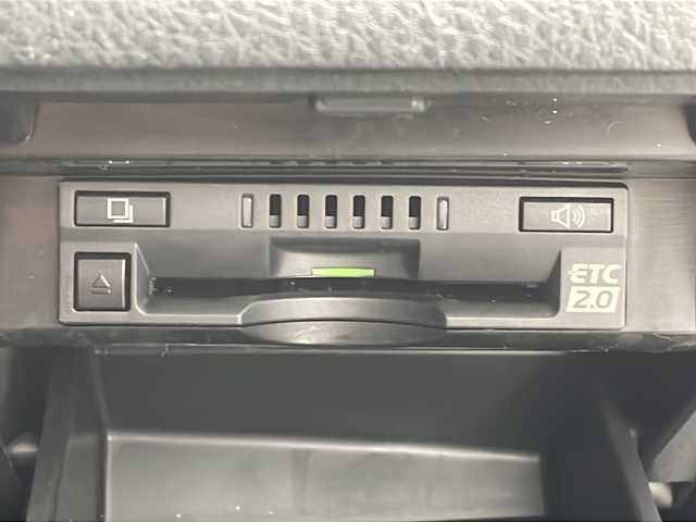 トヨタ カムリ WS 沖縄県 2019(平31)年 3.1万km プラチナホワイトパールマイカ 純正ナビゲーション（NSZT-W66T)/フルセグTV/CD/DVD/ETC/Bluetooth/バックカメラ/トヨタセーフティセンス/LEDヘッドライト/前後ドライブレコーダー/レーダークルーズコントロール/ハーフレザーシート　