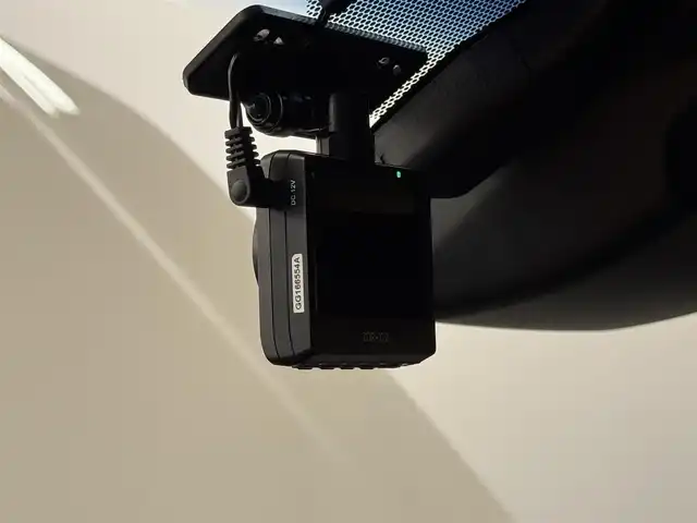 トヨタ ランドクルーザー プラド TX Lパッケージ 群馬県 2022(令4)年 0.9万km ホワイトパールクリスタルシャイン セーフティセンス/サンルーフ/純正9インチSDナビ/　　CD/DVD/BT/フルセグ/MSV/バックカメラ/レーダークルーズコントロール/LEDオートライト/オートハイビーム/レザーシート/前席シートヒーター/前席シートベンチレーション/前席パワーシート/純正19インチAW/コーナーセンサー/ステアリングスイッチ/横滑り防止装置/サイド・カーテンエアバッグ/スマートキー/ビルトインETC