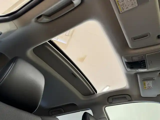 トヨタ ランドクルーザー プラド TX Lパッケージ 群馬県 2022(令4)年 0.9万km ホワイトパールクリスタルシャイン セーフティセンス/サンルーフ/純正9インチSDナビ/　　CD/DVD/BT/フルセグ/MSV/バックカメラ/レーダークルーズコントロール/LEDオートライト/オートハイビーム/レザーシート/前席シートヒーター/前席シートベンチレーション/前席パワーシート/純正19インチAW/コーナーセンサー/ステアリングスイッチ/横滑り防止装置/サイド・カーテンエアバッグ/スマートキー/ビルトインETC
