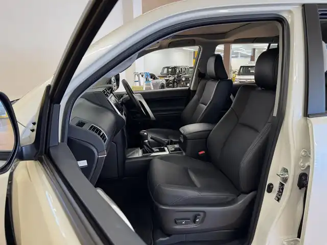 トヨタ ランドクルーザー プラド TX Lパッケージ 群馬県 2022(令4)年 0.9万km ホワイトパールクリスタルシャイン セーフティセンス/サンルーフ/純正9インチSDナビ/　　CD/DVD/BT/フルセグ/MSV/バックカメラ/レーダークルーズコントロール/LEDオートライト/オートハイビーム/レザーシート/前席シートヒーター/前席シートベンチレーション/前席パワーシート/純正19インチAW/コーナーセンサー/ステアリングスイッチ/横滑り防止装置/サイド・カーテンエアバッグ/スマートキー/ビルトインETC