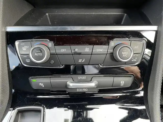 ＢＭＷ ２１８ｉ アクティブツアラー Mスポーツ 東京都 2018(平30)年 1.1万km ミネラルホワイト ワンオーナー/インテリジェントセーフティ/純正HDDナビ/　DVD/CD/Bluetooth/バックカメラ/クルーズコントロール/純正ドライブレコーダー/LEDヘッドライト/フォグランプ/オートライト/純正17インチアルミホイール/ビルトインETC/プッシュスタート/スマートキー×2/アイドリングストップ/電動格納ミラー/ウインカーミラー/フロアマット/ドアバイザー/保証書/取扱説明書