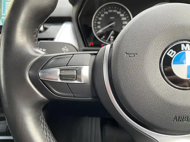 ＢＭＷ ２１８ｉ アクティブツアラー Mスポーツ 東京都 2018(平30)年 1.1万km ミネラルホワイト ワンオーナー/インテリジェントセーフティ/純正HDDナビ/　DVD/CD/Bluetooth/バックカメラ/クルーズコントロール/純正ドライブレコーダー/LEDヘッドライト/フォグランプ/オートライト/純正17インチアルミホイール/ビルトインETC/プッシュスタート/スマートキー×2/アイドリングストップ/電動格納ミラー/ウインカーミラー/フロアマット/ドアバイザー/保証書/取扱説明書