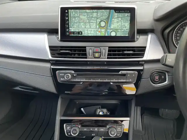 ＢＭＷ ２１８ｉ アクティブツアラー Mスポーツ 東京都 2018(平30)年 1.1万km ミネラルホワイト ワンオーナー/インテリジェントセーフティ/純正HDDナビ/　DVD/CD/Bluetooth/バックカメラ/クルーズコントロール/純正ドライブレコーダー/LEDヘッドライト/フォグランプ/オートライト/純正17インチアルミホイール/ビルトインETC/プッシュスタート/スマートキー×2/アイドリングストップ/電動格納ミラー/ウインカーミラー/フロアマット/ドアバイザー/保証書/取扱説明書