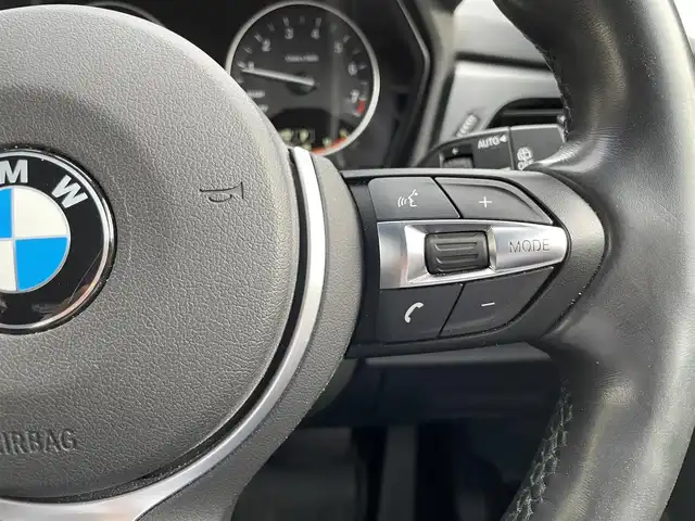 ＢＭＷ ２１８ｉ アクティブツアラー Mスポーツ 東京都 2018(平30)年 1.1万km ミネラルホワイト ワンオーナー/インテリジェントセーフティ/純正HDDナビ/　DVD/CD/Bluetooth/バックカメラ/クルーズコントロール/純正ドライブレコーダー/LEDヘッドライト/フォグランプ/オートライト/純正17インチアルミホイール/ビルトインETC/プッシュスタート/スマートキー×2/アイドリングストップ/電動格納ミラー/ウインカーミラー/フロアマット/ドアバイザー/保証書/取扱説明書