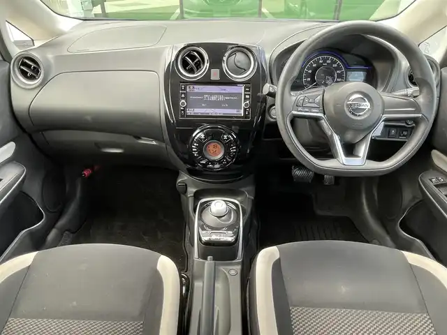 日産 ノート e－パワー X 香川県 2019(令1)年 4.9万km ブリリアントホワイトパール 登録時走行距離 48891km/純正ナビ/→AM/FM/フルセグTV/Bluetooth/アラウンドビューモニター/ドライブレコーダー/デジタルインナーミラー/ETC/オートライト/純正１５インチAW/エマージェンシーブレーキアシスト/コーナーセンサー/レーンキープアシスト/プッシュスタート/スマートキー