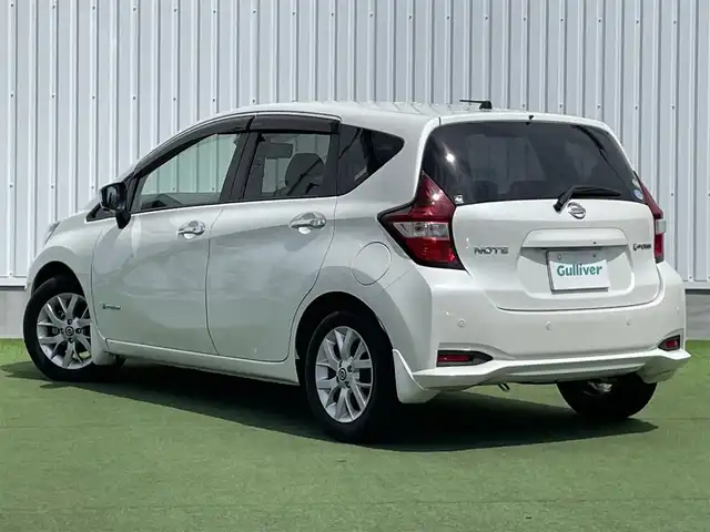日産 ノート e－パワー X 香川県 2019(令1)年 4.9万km ブリリアントホワイトパール 登録時走行距離 48891km/純正ナビ/→AM/FM/フルセグTV/Bluetooth/アラウンドビューモニター/ドライブレコーダー/デジタルインナーミラー/ETC/オートライト/純正１５インチAW/エマージェンシーブレーキアシスト/コーナーセンサー/レーンキープアシスト/プッシュスタート/スマートキー