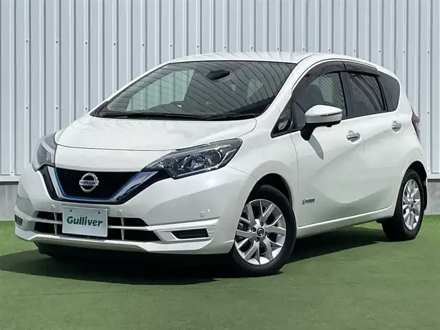 日産 ノート e－パワー X 香川県 2019(令1)年 4.9万km ブリリアントホワイトパール 登録時走行距離 48891km/純正ナビ/→AM/FM/フルセグTV/Bluetooth/アラウンドビューモニター/ドライブレコーダー/デジタルインナーミラー/ETC/オートライト/純正１５インチAW/エマージェンシーブレーキアシスト/コーナーセンサー/レーンキープアシスト/プッシュスタート/スマートキー