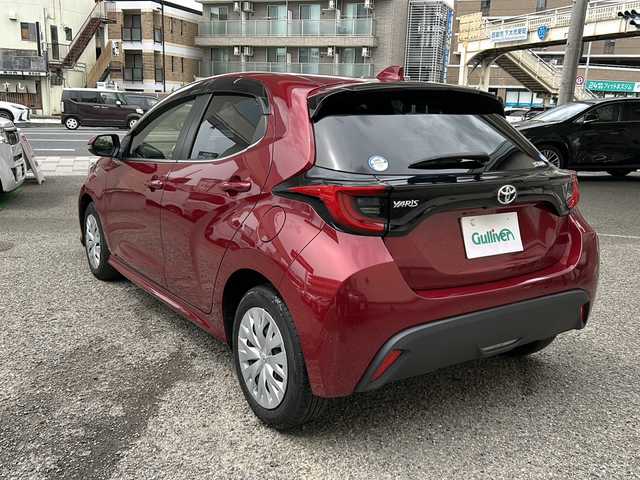 トヨタ ヤリス Z 兵庫県 2020(令2)年 0.7万km センシュアルレッドマイカ ワンオーナー/純正メーカーナビ/　Bluetooth・USB/フルセグTV/バックカメラ/シートヒーター/アダプティブクルーズコントロール/アンチロック・ブレーキ・システム/衝突被害軽減システム/横滑り防止装置/前後コーナーセンサー/レーンキープアシスト/盗難防止装置/オートライト/オートマチックハイビーム/W＋サイドエアバッグ/カーテンエアバッグ/純正フロアマット/純正LEDヘッドライト/スマートキー/スペアキー×1/取扱説明書/保証書