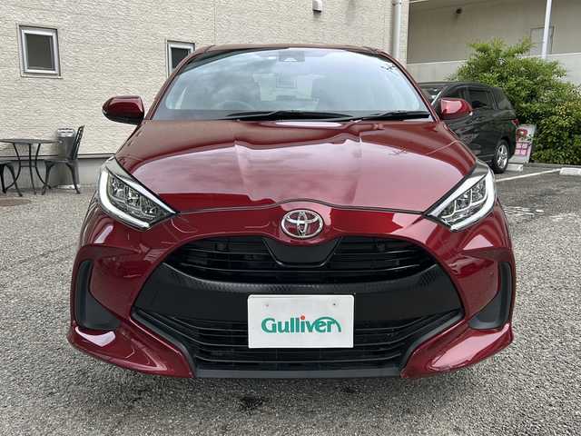 トヨタ ヤリス Z 兵庫県 2020(令2)年 0.7万km センシュアルレッドマイカ ワンオーナー/純正メーカーナビ/　Bluetooth・USB/フルセグTV/バックカメラ/シートヒーター/アダプティブクルーズコントロール/アンチロック・ブレーキ・システム/衝突被害軽減システム/横滑り防止装置/前後コーナーセンサー/レーンキープアシスト/盗難防止装置/オートライト/オートマチックハイビーム/W＋サイドエアバッグ/カーテンエアバッグ/純正フロアマット/純正LEDヘッドライト/スマートキー/スペアキー×1/取扱説明書/保証書