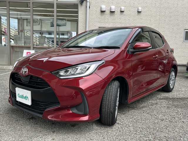 トヨタ ヤリス Z 兵庫県 2020(令2)年 0.7万km センシュアルレッドマイカ ワンオーナー/純正メーカーナビ/　Bluetooth・USB/フルセグTV/バックカメラ/シートヒーター/アダプティブクルーズコントロール/アンチロック・ブレーキ・システム/衝突被害軽減システム/横滑り防止装置/前後コーナーセンサー/レーンキープアシスト/盗難防止装置/オートライト/オートマチックハイビーム/W＋サイドエアバッグ/カーテンエアバッグ/純正フロアマット/純正LEDヘッドライト/スマートキー/スペアキー×1/取扱説明書/保証書