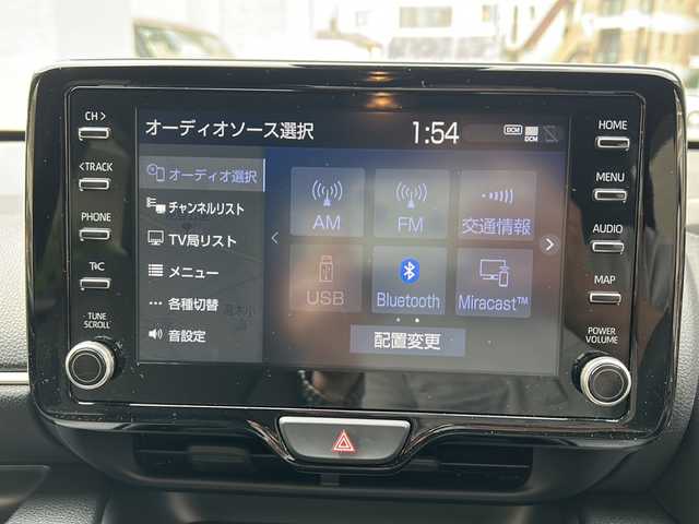 トヨタ ヤリス Z 兵庫県 2020(令2)年 0.7万km センシュアルレッドマイカ ワンオーナー/純正メーカーナビ/　Bluetooth・USB/フルセグTV/バックカメラ/シートヒーター/アダプティブクルーズコントロール/アンチロック・ブレーキ・システム/衝突被害軽減システム/横滑り防止装置/前後コーナーセンサー/レーンキープアシスト/盗難防止装置/オートライト/オートマチックハイビーム/W＋サイドエアバッグ/カーテンエアバッグ/純正フロアマット/純正LEDヘッドライト/スマートキー/スペアキー×1/取扱説明書/保証書