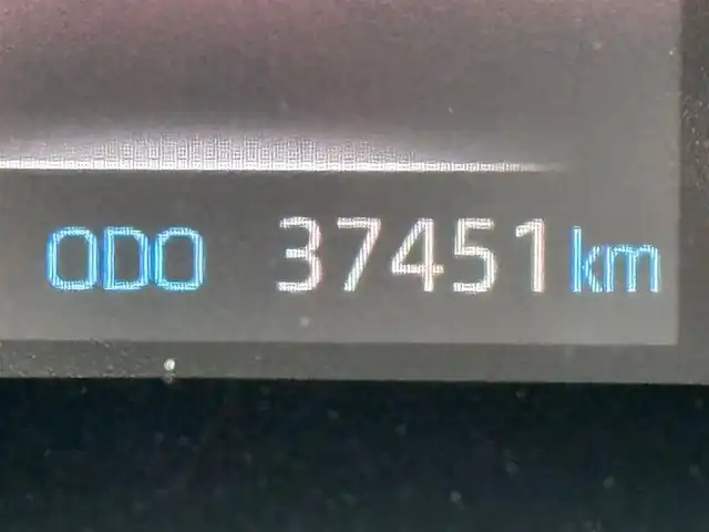 トヨタ ハリアー S 島根県 2022(令4)年 3.8万km ブラック ワンオーナー/純正8型ディスプレイオーディオ/　(AM/FM/AppleCarPlay、AndroidAuto対応)/バックカメラ/ビルトインETC/レーダークルーズコントロール/クリアランスソナー/セーフティセンス/・プリクラッシュセーフティ/・レーントレーシングアシスト/・オートマチックハイビーム/・ロードサインアシスト/パーキングサポートブレーキ/パラボラ式LEDヘッドランプ/オートライト/オートエアコン/本革巻きステアリング/ステアリングスイッチ/純正17インチアルミホイール/スマートエントリー/スタートシステム/禁煙車