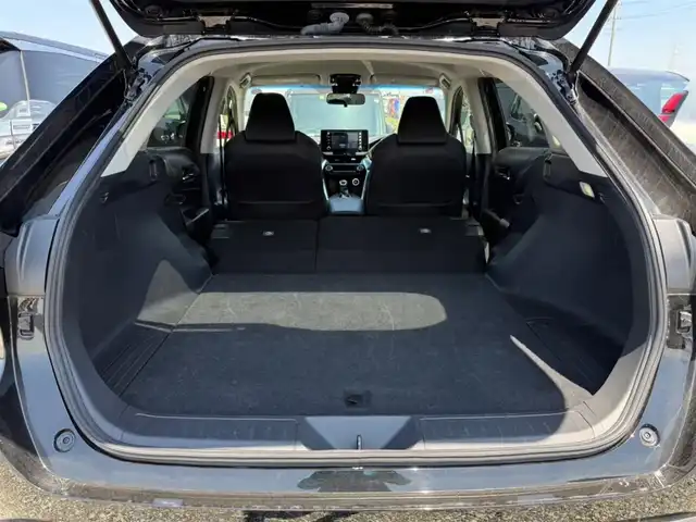 トヨタ ハリアー S 島根県 2022(令4)年 3.8万km ブラック ワンオーナー/純正8型ディスプレイオーディオ/　(AM/FM/AppleCarPlay、AndroidAuto対応)/バックカメラ/ビルトインETC/レーダークルーズコントロール/クリアランスソナー/セーフティセンス/・プリクラッシュセーフティ/・レーントレーシングアシスト/・オートマチックハイビーム/・ロードサインアシスト/パーキングサポートブレーキ/パラボラ式LEDヘッドランプ/オートライト/オートエアコン/本革巻きステアリング/ステアリングスイッチ/純正17インチアルミホイール/スマートエントリー/スタートシステム/禁煙車