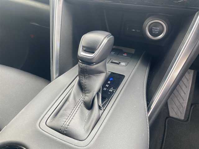 トヨタ ハリアー S 島根県 2022(令4)年 3.8万km ブラック ワンオーナー/純正8型ディスプレイオーディオ/　(AM/FM/AppleCarPlay、AndroidAuto対応)/バックカメラ/ビルトインETC/レーダークルーズコントロール/クリアランスソナー/セーフティセンス/・プリクラッシュセーフティ/・レーントレーシングアシスト/・オートマチックハイビーム/・ロードサインアシスト/パーキングサポートブレーキ/パラボラ式LEDヘッドランプ/オートライト/オートエアコン/本革巻きステアリング/ステアリングスイッチ/純正17インチアルミホイール/スマートエントリー/スタートシステム/禁煙車