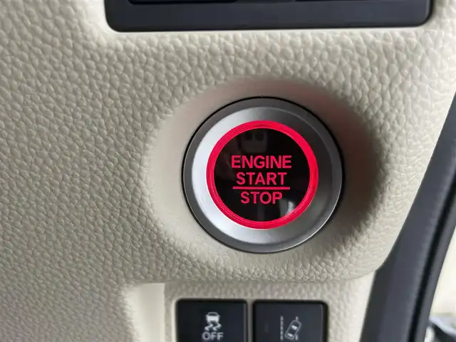 ホンダ Ｎ ＢＯＸ G EX ターボ ホンダセンシング 富山県 2018(平30)年 2.2万km プレミアムアイボリーP 純正8型ナビ（AM/FM/DVD/BT/USB/フルセグ）/バックカメラ/ドライブレコーダー/ETC/両側パワースライドドア/衝突被害軽減システム/レーダークルーズコントロール/レーンキープアシスト/コーナーセンサー/横滑り防止装置/オートLEDライト/純正フロアマット/革巻きステアリング/ステアリングスイッチ/スマートキー/スペアキー
