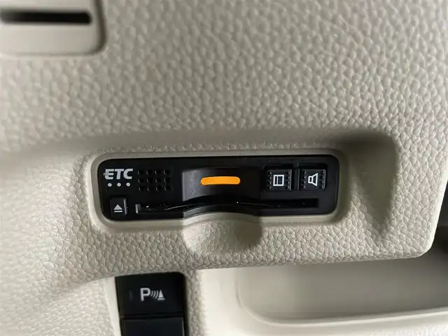 ホンダ Ｎ ＢＯＸ G EX ターボ ホンダセンシング 富山県 2018(平30)年 2.2万km プレミアムアイボリーP 純正8型ナビ（AM/FM/DVD/BT/USB/フルセグ）/バックカメラ/ドライブレコーダー/ETC/両側パワースライドドア/衝突被害軽減システム/レーダークルーズコントロール/レーンキープアシスト/コーナーセンサー/横滑り防止装置/オートLEDライト/純正フロアマット/革巻きステアリング/ステアリングスイッチ/スマートキー/スペアキー