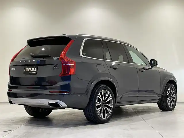 ボルボ ＸＣ９０ B5 AWD ノルディックED 熊本県 2020(令2)年 6.2万km サヴィルグレーメタリック ・100台限定/・スマートキー/・プッシュスタート/・パノラマサンルーフ /・CitySafety/・レーンキープエイド/・ロードサインインフォメーション/・ドライバーアラート/・ハイビームアシスト/・パーキングアシスト/・ブラインドスポットモニター/・アクティブ・ペンディング・ライト/・クロストラフィックアラート/・衝突回避/・クルーズコントロール(追従式)/・グレー革シート/・前席パワーシート /・4席シートヒーター /・前席エアシート /・ハンドルヒーター /・純正メモリナビ/　【CD・BT・USB・AppleCarPlay・AndroidAuto】/・harman/kardonサウンドシステム/・フルセグTV/・全方位カメラ/・ETC/・パワーバックドア/・LEDヘッドランプ/・LEDフォグランプ/・純正マット