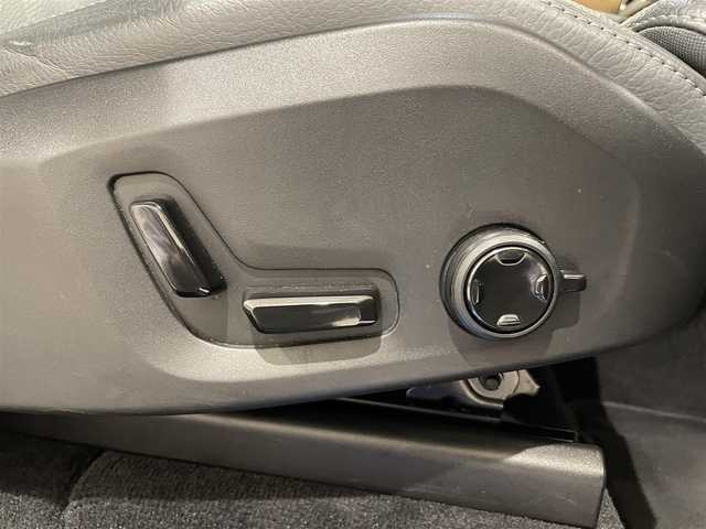 ボルボ ＸＣ９０ B5 AWD ノルディックED 熊本県 2020(令2)年 6.2万km サヴィルグレーメタリック ・100台限定/・スマートキー/・プッシュスタート/・パノラマサンルーフ /・CitySafety/・レーンキープエイド/・ロードサインインフォメーション/・ドライバーアラート/・ハイビームアシスト/・パーキングアシスト/・ブラインドスポットモニター/・アクティブ・ペンディング・ライト/・クロストラフィックアラート/・衝突回避/・クルーズコントロール(追従式)/・グレー革シート/・前席パワーシート /・4席シートヒーター /・前席エアシート /・ハンドルヒーター /・純正メモリナビ/　【CD・BT・USB・AppleCarPlay・AndroidAuto】/・harman/kardonサウンドシステム/・フルセグTV/・全方位カメラ/・ETC/・パワーバックドア/・LEDヘッドランプ/・LEDフォグランプ/・純正マット