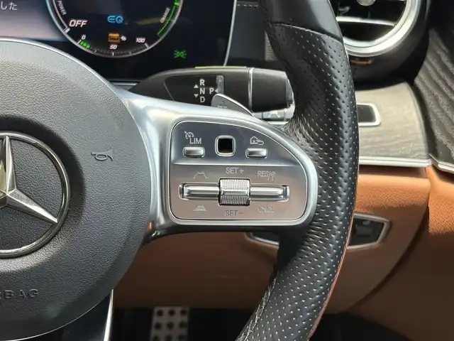 メルセデス・ベンツ Ｅ３５０e アバンギャルド スポーツ 三重県 2019(令1)年 3.2万km ダイヤモンドホワイト ♪充電ケーブル有り♪/レーダーセーフティ/純正ナビ/　・Bluetooth/　・USB/　・フルセグ/３６０°カメラ/ブラウンレザーシート/LEDヘッドライト/リアフォグライト /D/N席パワーシート/D/Nシートヒーター/オートハイビーム/スマートキー/プッシュスタート/クルーズコントロール/パワーバックドア/リアフィルム/ステアリングスイッチ/オートリトラクタブルミラー/ターンミラー/ビルトインETC2.0/ドライブレコーダー