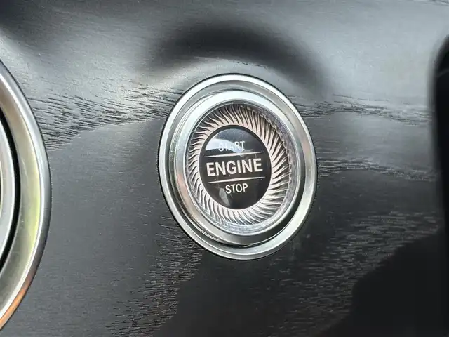 メルセデス・ベンツ Ｅ３５０e アバンギャルド スポーツ 三重県 2019(令1)年 3.2万km ダイヤモンドホワイト ♪充電ケーブル有り♪/レーダーセーフティ/純正ナビ/　・Bluetooth/　・USB/　・フルセグ/３６０°カメラ/ブラウンレザーシート/LEDヘッドライト/リアフォグライト /D/N席パワーシート/D/Nシートヒーター/オートハイビーム/スマートキー/プッシュスタート/クルーズコントロール/パワーバックドア/リアフィルム/ステアリングスイッチ/オートリトラクタブルミラー/ターンミラー/ビルトインETC2.0/ドライブレコーダー