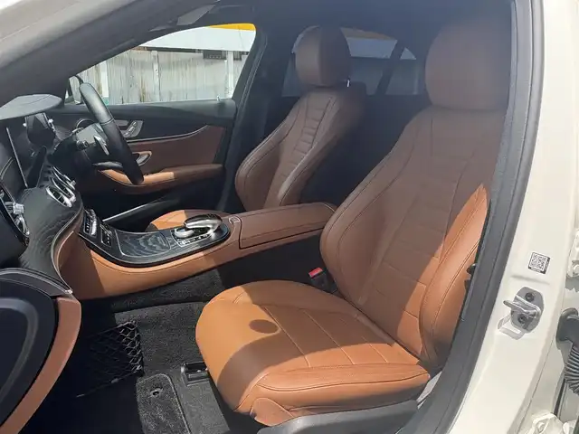 メルセデス・ベンツ Ｅ３５０e アバンギャルド スポーツ 三重県 2019(令1)年 3.2万km ダイヤモンドホワイト ♪充電ケーブル有り♪/レーダーセーフティ/純正ナビ/　・Bluetooth/　・USB/　・フルセグ/３６０°カメラ/ブラウンレザーシート/LEDヘッドライト/リアフォグライト /D/N席パワーシート/D/Nシートヒーター/オートハイビーム/スマートキー/プッシュスタート/クルーズコントロール/パワーバックドア/リアフィルム/ステアリングスイッチ/オートリトラクタブルミラー/ターンミラー/ビルトインETC2.0/ドライブレコーダー