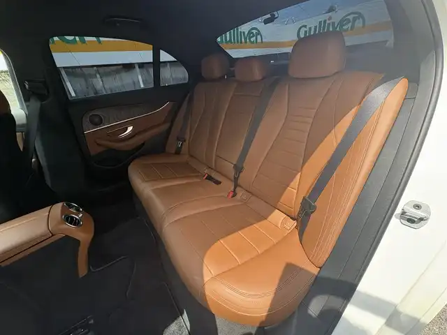 メルセデス・ベンツ Ｅ３５０e アバンギャルド スポーツ 三重県 2019(令1)年 3.2万km ダイヤモンドホワイト ♪充電ケーブル有り♪/レーダーセーフティ/純正ナビ/　・Bluetooth/　・USB/　・フルセグ/３６０°カメラ/ブラウンレザーシート/LEDヘッドライト/リアフォグライト /D/N席パワーシート/D/Nシートヒーター/オートハイビーム/スマートキー/プッシュスタート/クルーズコントロール/パワーバックドア/リアフィルム/ステアリングスイッチ/オートリトラクタブルミラー/ターンミラー/ビルトインETC2.0/ドライブレコーダー