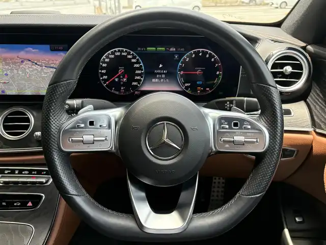 メルセデス・ベンツ Ｅ３５０e アバンギャルド スポーツ 三重県 2019(令1)年 3.2万km ダイヤモンドホワイト ♪充電ケーブル有り♪/レーダーセーフティ/純正ナビ/　・Bluetooth/　・USB/　・フルセグ/３６０°カメラ/ブラウンレザーシート/LEDヘッドライト/リアフォグライト /D/N席パワーシート/D/Nシートヒーター/オートハイビーム/スマートキー/プッシュスタート/クルーズコントロール/パワーバックドア/リアフィルム/ステアリングスイッチ/オートリトラクタブルミラー/ターンミラー/ビルトインETC2.0/ドライブレコーダー