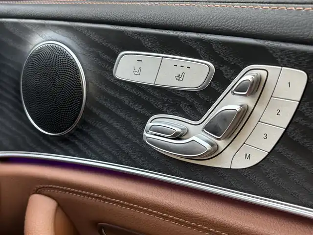 メルセデス・ベンツ Ｅ３５０e アバンギャルド スポーツ 三重県 2019(令1)年 3.2万km ダイヤモンドホワイト ♪充電ケーブル有り♪/レーダーセーフティ/純正ナビ/　・Bluetooth/　・USB/　・フルセグ/３６０°カメラ/ブラウンレザーシート/LEDヘッドライト/リアフォグライト /D/N席パワーシート/D/Nシートヒーター/オートハイビーム/スマートキー/プッシュスタート/クルーズコントロール/パワーバックドア/リアフィルム/ステアリングスイッチ/オートリトラクタブルミラー/ターンミラー/ビルトインETC2.0/ドライブレコーダー