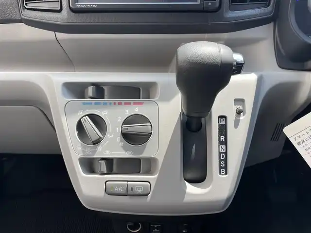 ダイハツ ミラ イース X リミテッド SAⅢ 滋賀県 2020(令2)年 3.2万km スカイブルーメタリック 純正SDナビ(NMZK-W71D)/　(フルセグTV/Bluetooth/DVD)/バックカメラ/ドライブレコーダー/スマートアシストIII/・衝突回避支援ブレーキ機能/・誤発進抑制制御機能/・車線逸脱機能/・先行車発進お知らせ機能/・オートハイビーム/横滑り防止機能/純正LEDヘッドライト/純正フロアマット/保証書/取扱説明書