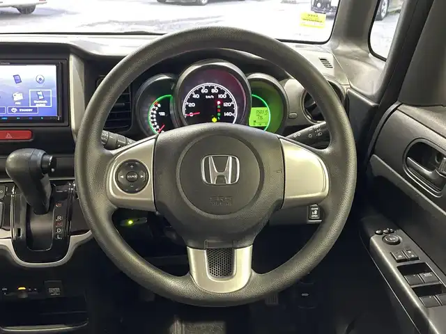 ホンダ Ｎ ＢＯＸ G Lパッケージ 沖縄県 2017(平29)年 5.1万km ブリティッシュグリーンP (株)IDOMが運営する【じしゃロンコザ店】の自社ローン専用車両になりますこちらは現金またはオートローンご利用時の価格です。自社ローンご希望の方は別途その旨お申付け下さい/・社外ナビ/・Bluetooth接続/・DVD再生/・TV/・バックカメラ/・片側パワースライドドア/・ETC/・ドライブレコーダー/・スマートキー/・プッシュスタート/・社外フロアマット