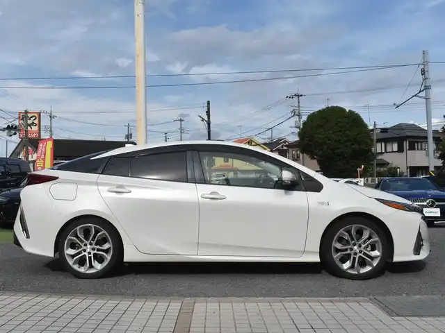 トヨタ プリウス ＰＨＶ S ナビパッケージ 神奈川県 2019(令1)年 4.9万km ホワイトパールクリスタルシャイン トヨタセーフティセンス/純正メモリナビ/フルセグテレビ/Bluetooth/全方位カメラ/レーダークルーズ/ブラインドスポットモニター/ETC2.0/LEDヘッドライト/プッシュスタート/スマートキー/シートカバー/取説/ナビ説/記録(R.2.3.4.5.)/スペアスマートキー