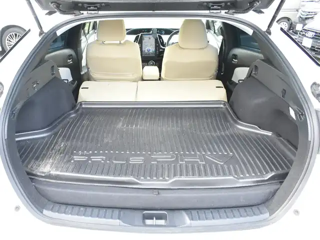 トヨタ プリウス ＰＨＶ S ナビパッケージ 神奈川県 2019(令1)年 4.9万km ホワイトパールクリスタルシャイン トヨタセーフティセンス/純正メモリナビ/フルセグテレビ/Bluetooth/全方位カメラ/レーダークルーズ/ブラインドスポットモニター/ETC2.0/LEDヘッドライト/プッシュスタート/スマートキー/シートカバー/取説/ナビ説/記録(R.2.3.4.5.)/スペアスマートキー