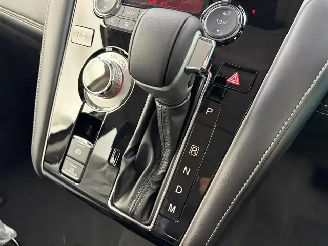 三菱 デリカＤ：５ シャモニー 愛知県 2025(令7)年 0.1千km 黒Ⅱ 登録済未使用車/両側パワースライドドア/ブラインドスポットモニター/衝突被害軽減ブレーキシステム/車線逸脱警報システム/レーダークルーズコントロール/純正18インチアルミホイール/LEDヘッドライト/ハーフレザーシート/スマートキー/プッシュスタート/電動格納ミラー