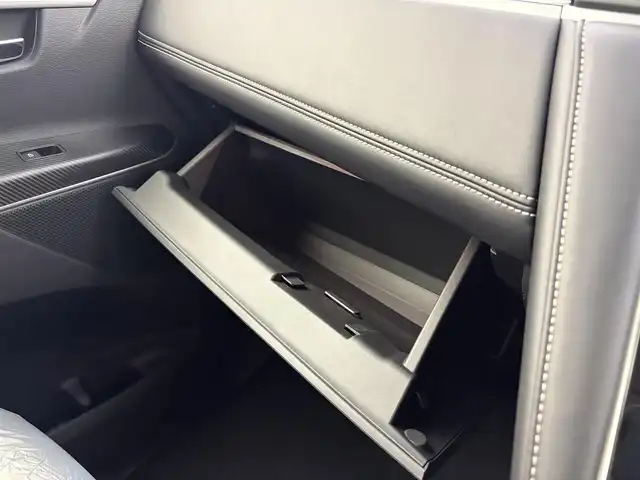 三菱 デリカＤ：５ シャモニー 愛知県 2025(令7)年 0.1千km 黒Ⅱ 登録済未使用車/両側パワースライドドア/ブラインドスポットモニター/衝突被害軽減ブレーキシステム/車線逸脱警報システム/レーダークルーズコントロール/純正18インチアルミホイール/LEDヘッドライト/ハーフレザーシート/スマートキー/プッシュスタート/電動格納ミラー